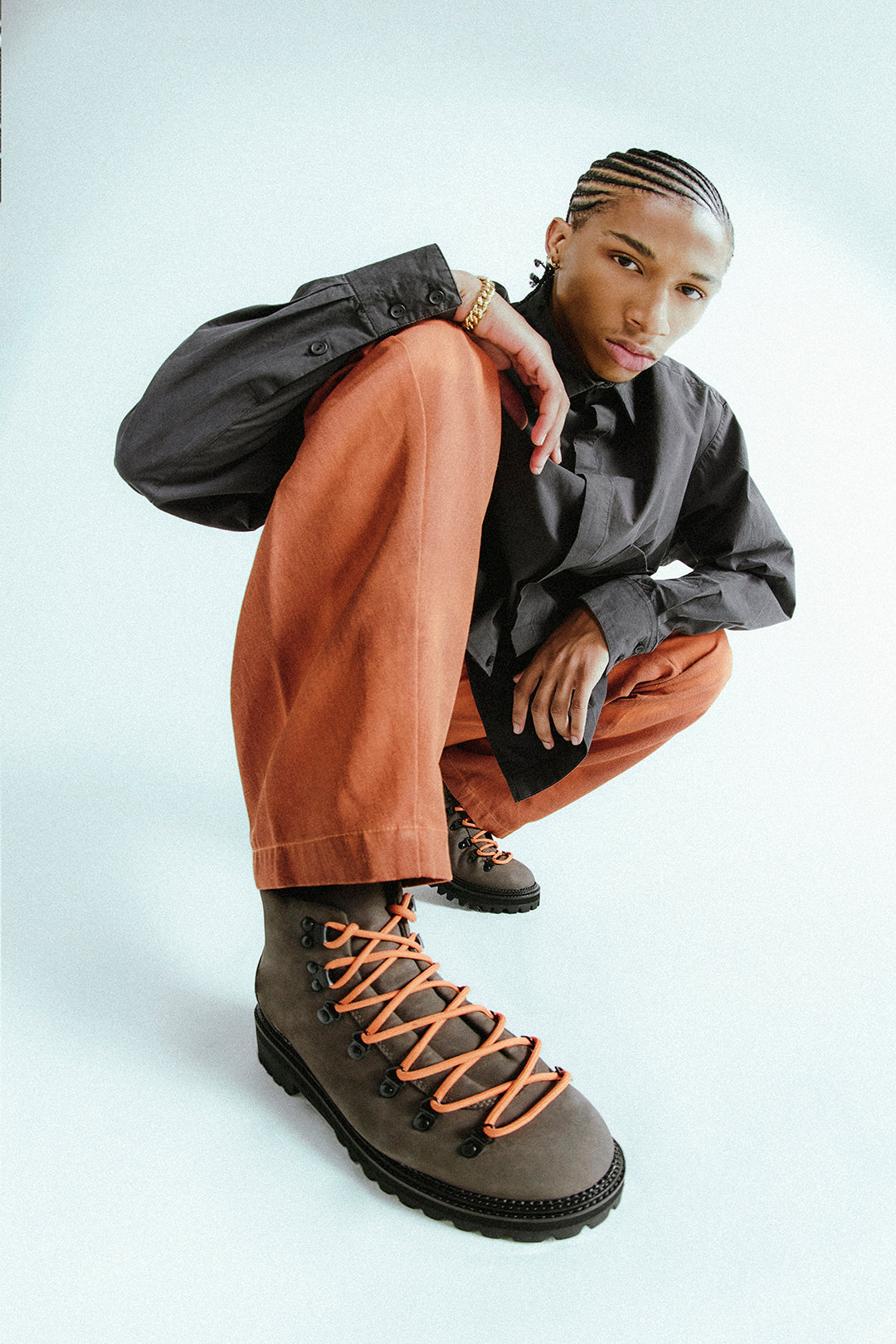 Hiking Boot Mid Concrete Gray