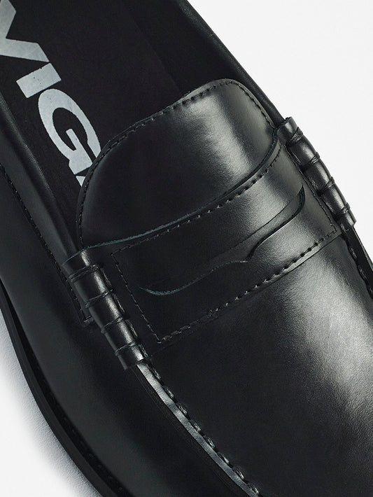 Moc Toe Black